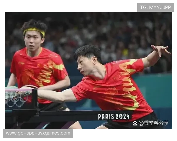 乒乓球超级对决出现50拍长回合，两人累瘫