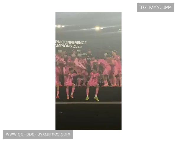 梅西与迈阿密国际联手，捧起美职联冠军奖杯！