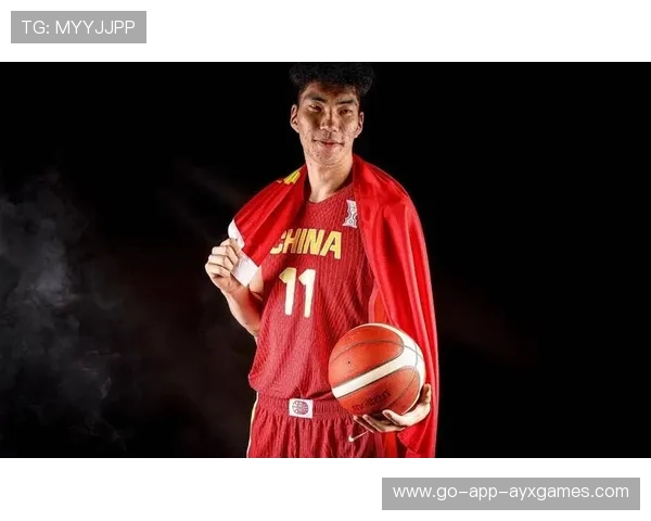 余嘉豪播客节目更新：和刘家成成总聊了聊郭艾伦的三方大交易，余嘉豪回国