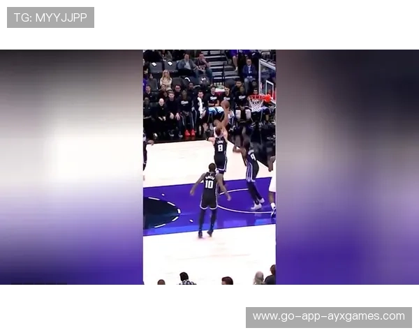 佩顿二世飞身补篮令人惊叹