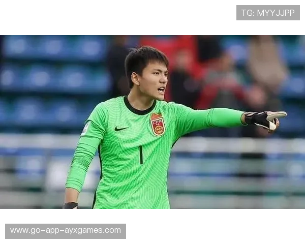 李昊出击摘下传中球——空中英雄的瞬间与背后的故事